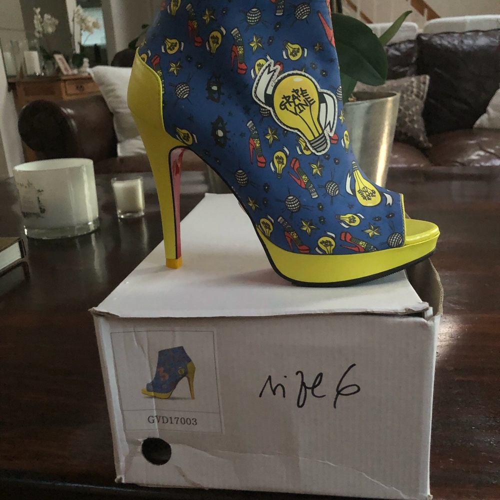 Blue & Yellow Graphic Peep-Toe Stiletto Bootie Grape Vine